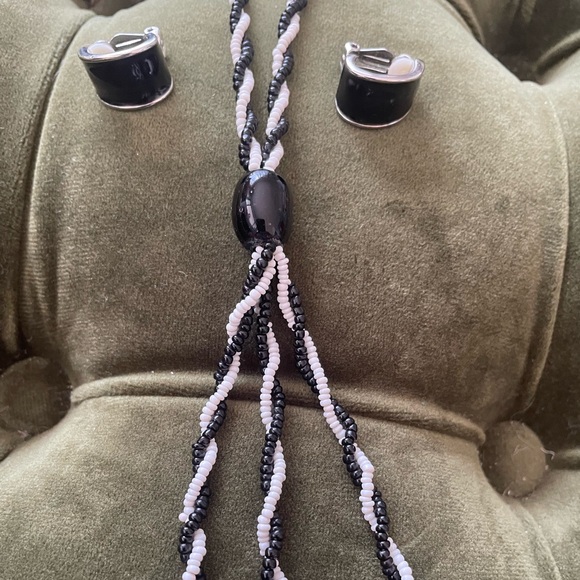 Vintage Black and White Beaded Necklace with Coordinating Earrings - Picture 3 of 4